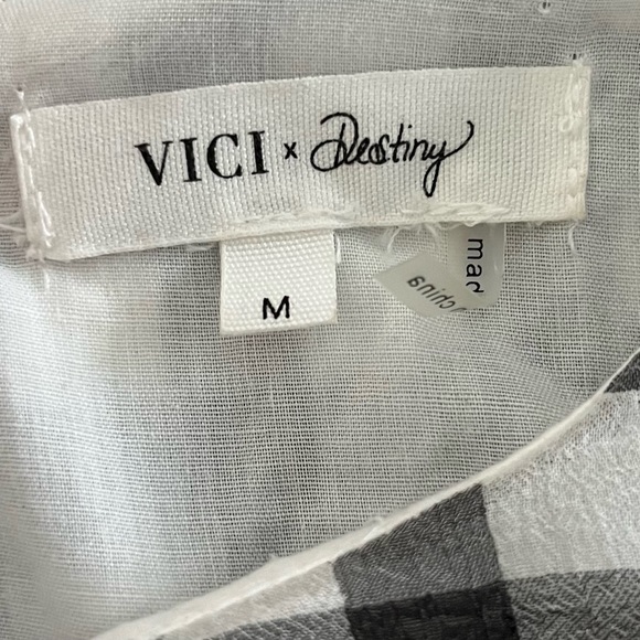 VICI Winifred Pocketed Puff Sleeve Gingham Midi Dress - Medium - Picture 5 of 10